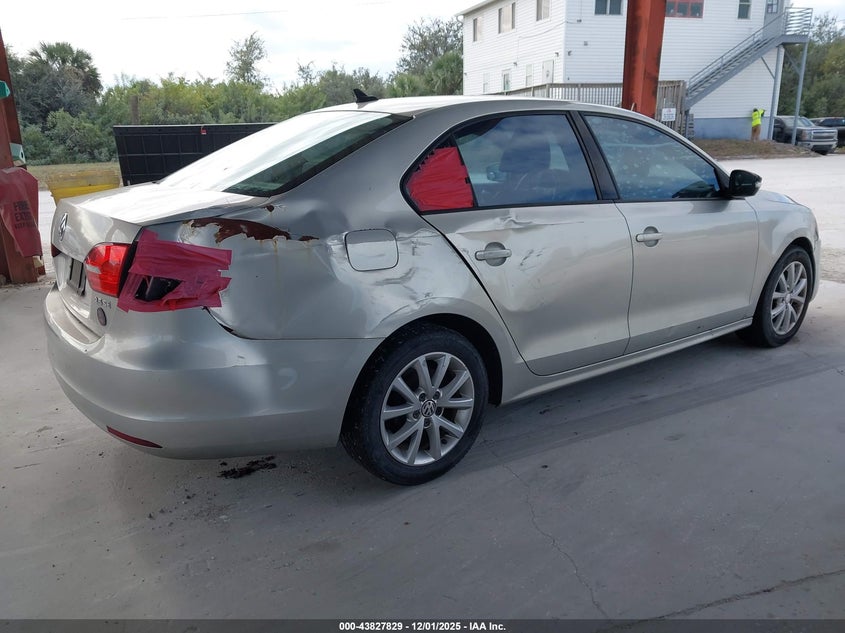 3VWDX7AJ5BM319128 2011 VOLKSWAGEN JETTA photo no. 4