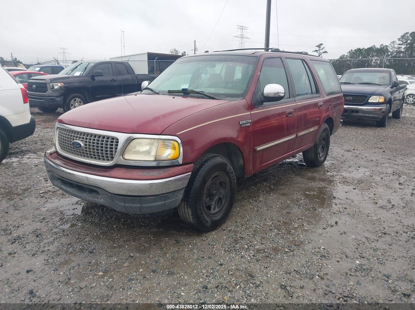 1FMRU1760XLA48842 1999 FORD EXPEDITION photo no. 2