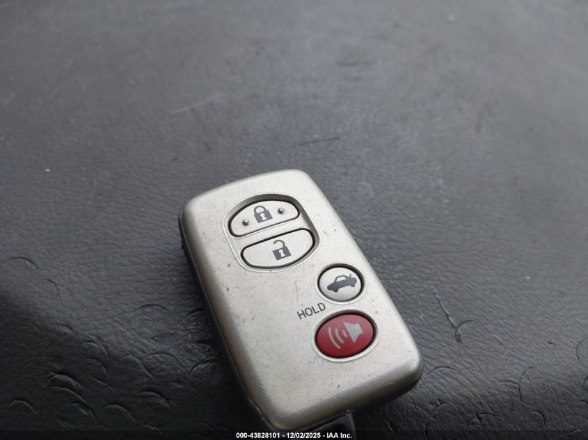 2007 Toyota Camry Hybrid VIN: JTNBB46KX73020800 Lot: 43828101