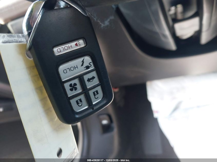 2018 Honda Clarity Plug-In Hybrid Touring VIN: JHMZC5F34JC004225 Lot: 43828117