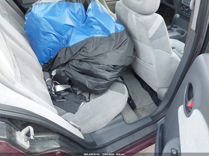 1G8AL52F33Z170633 2003 SATURN ION photo no. 8