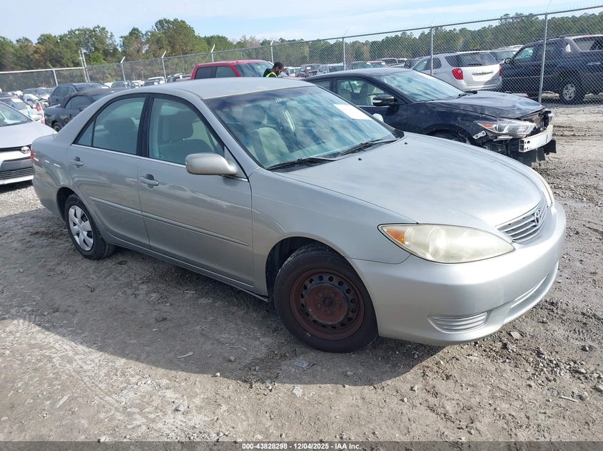 2005 Toyota Camry Le