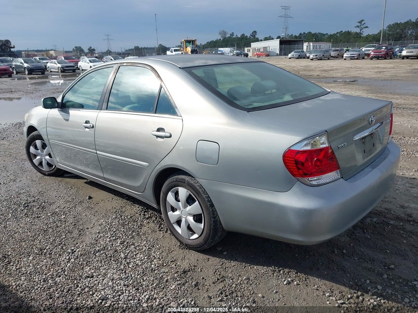 2005 Toyota Camry Le