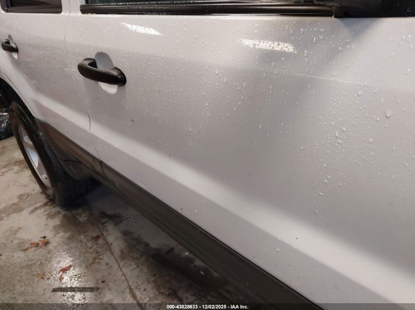 2004 Ford Escape Xlt VIN: 1FMYU03114DA23146 Lot: 43828633