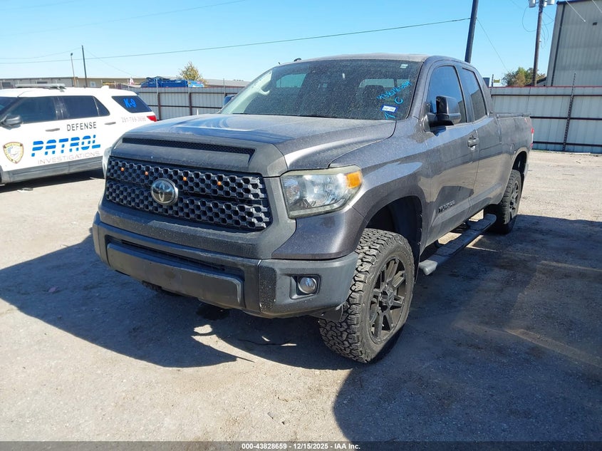 5TFRM5F15JX133905 2018 TOYOTA TUNDRA photo no. 2
