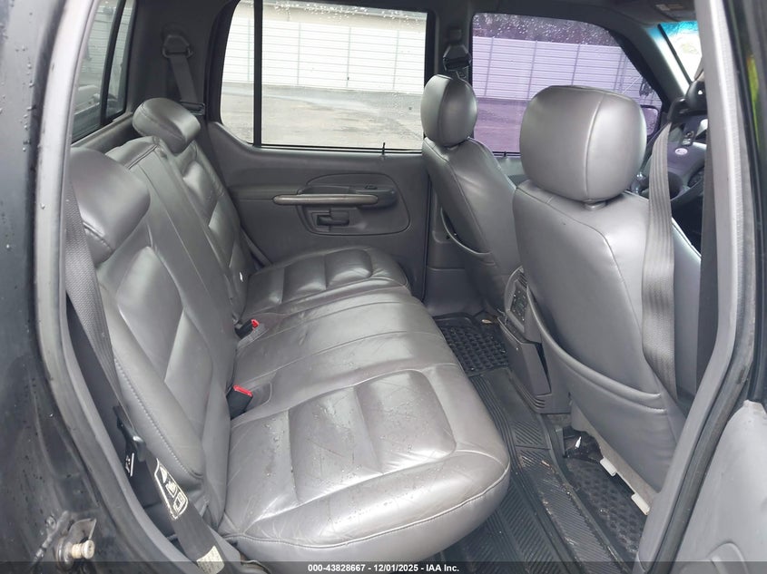 1FMZU67E71UA24432 2001 FORD EXPLORER SPORT TRAC photo no. 8