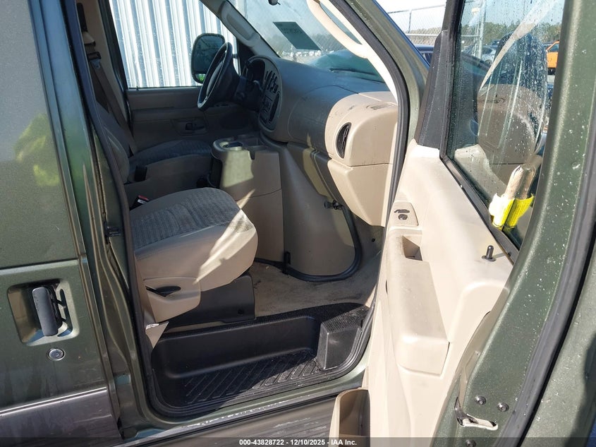 1FMRE11L94HB10930 2004 FORD TRANSIT photo no. 5