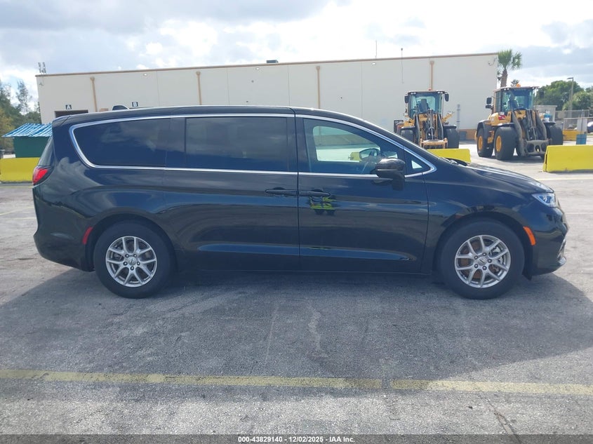 2C4RC1BG2SR530736 2025 CHRYSLER PACIFICA photo no. 13