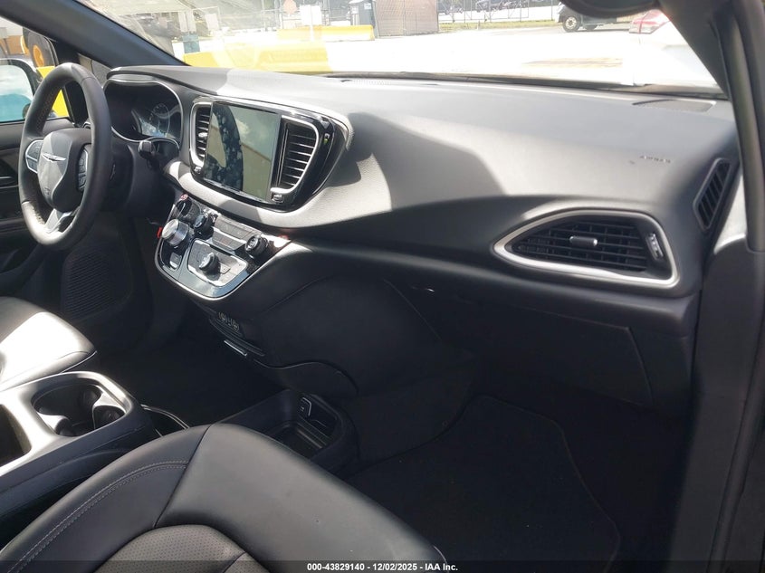 2C4RC1BG2SR530736 2025 CHRYSLER PACIFICA photo no. 5