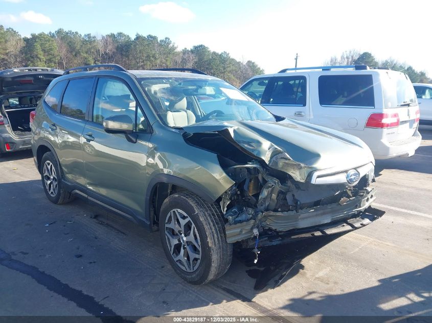 SUBARU FORESTER PREMIUM