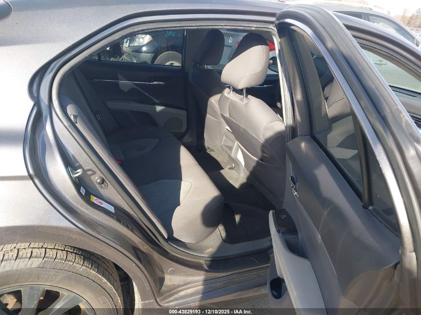 2018 Toyota Camry Le VIN: 4T1B11HK9JU676597 Lot: 43829193