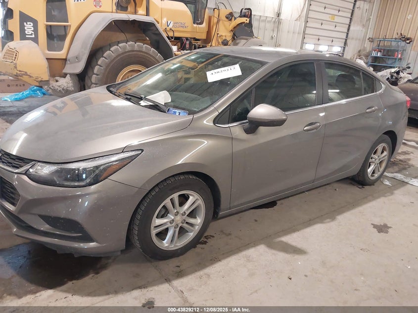 1G1BE5SM2J7198881 2018 CHEVROLET CRUZE photo no. 2