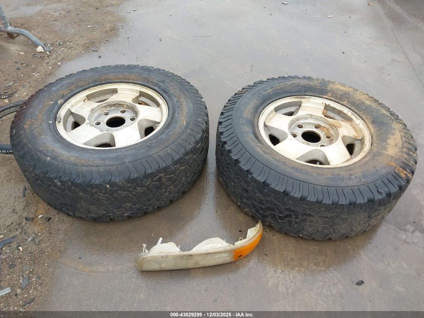 2002 Chevrolet Silverado 1500 Ls VIN: 2GCEC19V421424922 Lot: 43829299