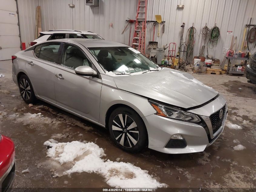 NISSAN ALTIMA SV FWD