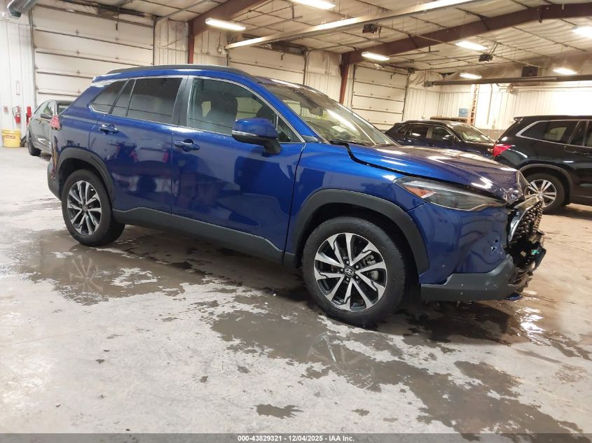 TOYOTA COROLLA CROSS XLE