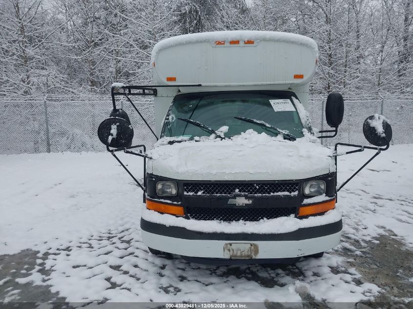 2004 Chevrolet Express Cutaway Base W/C7L/C7N VIN: 1GBJG31U041151198 Lot: 43829481