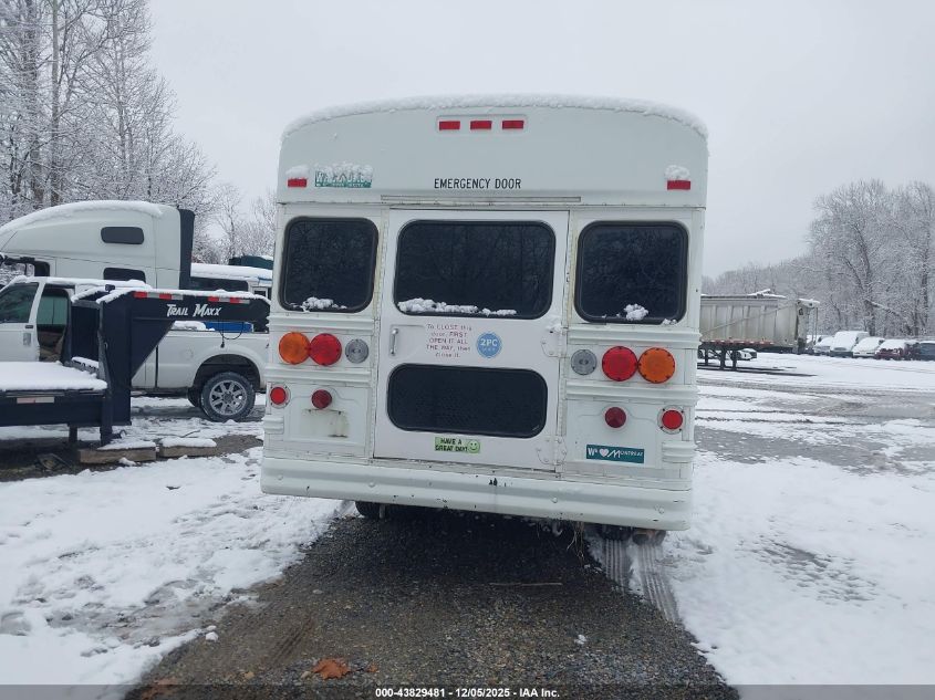 2004 Chevrolet Express Cutaway Base W/C7L/C7N VIN: 1GBJG31U041151198 Lot: 43829481