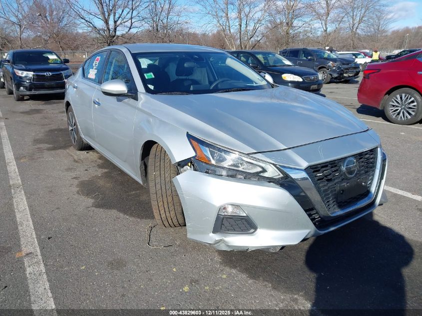 NISSAN ALTIMA SV FWD