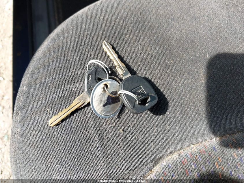 2001 Chevrolet Blazer Lt VIN: 1GNCS13W71K204353 Lot: 43829660