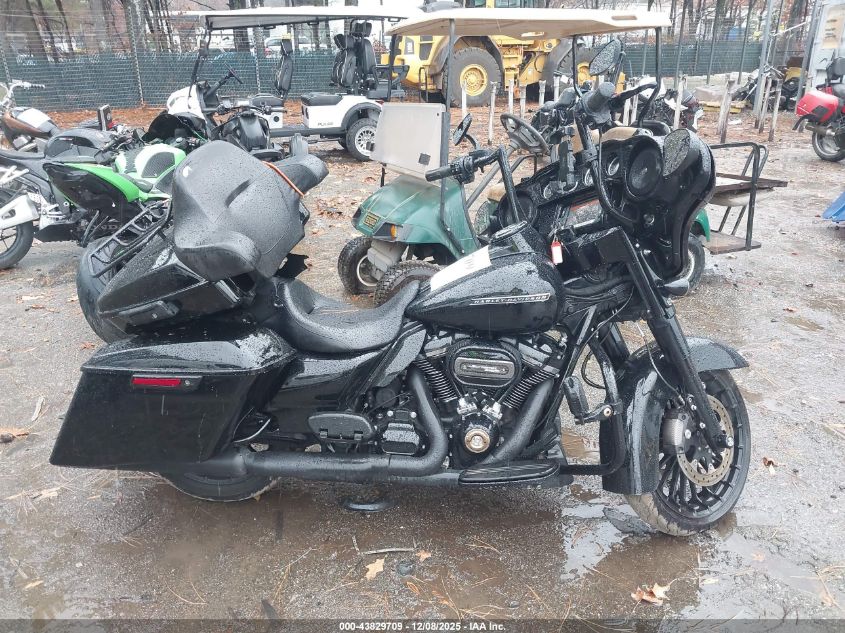 2018 Harley-Davidson Flhxs Street Glide Special VIN: 1HD1KRC10JB686049 Lot: 43829709