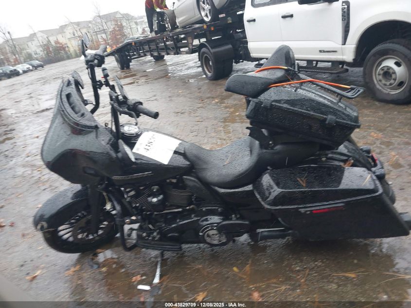 2018 Harley-Davidson Flhxs Street Glide Special VIN: 1HD1KRC10JB686049 Lot: 43829709