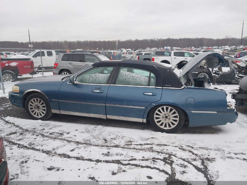 2003 Lincoln Town Car Signature VIN: 1LNHM82W83Y635511 Lot: 43829953