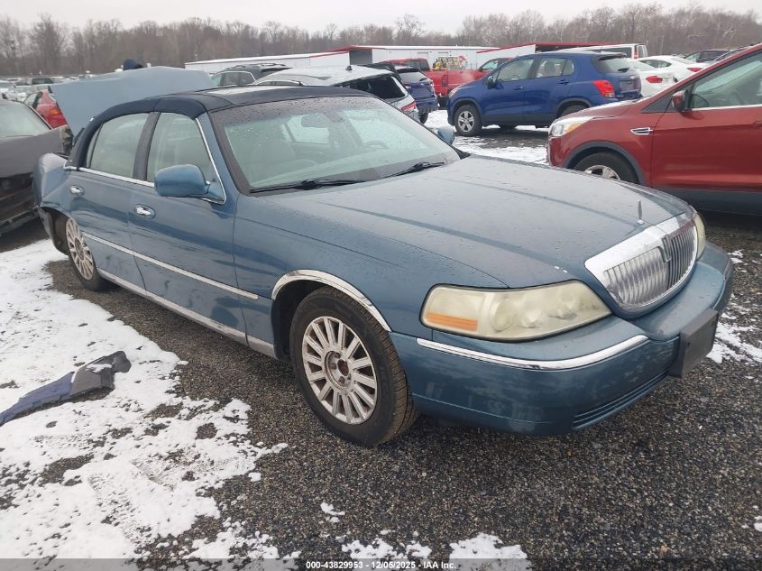 2003 Lincoln Town Car