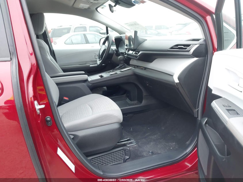 5TDKRKEC1SS228005 2025 TOYOTA SIENNA photo no. 5
