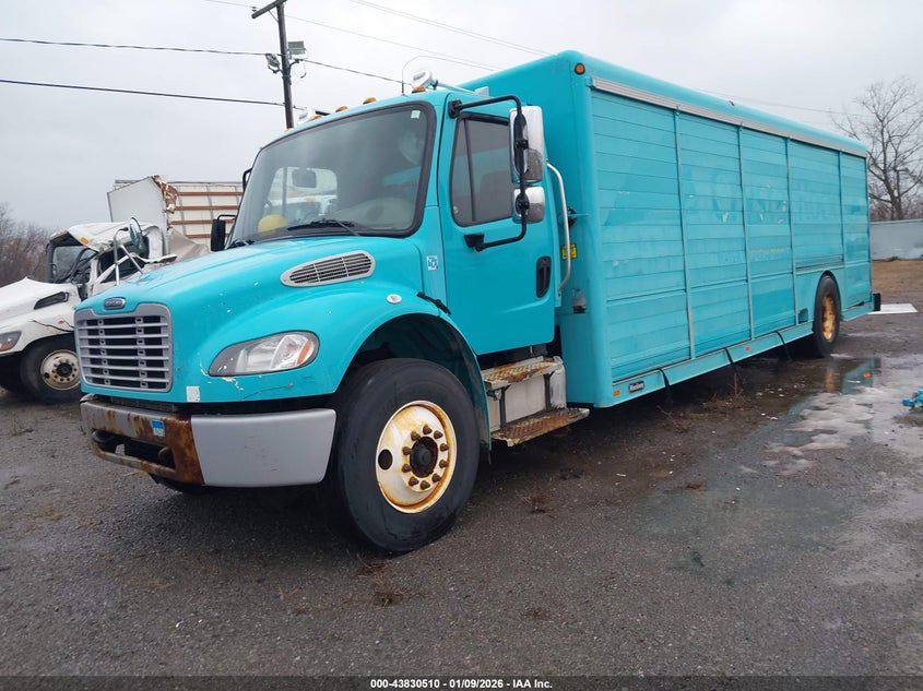 2008 FREIGHTLINER M2 auction photo 2