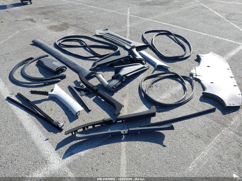 2023 Tesla Model Y Awd/Long Range Dual Motor All-Wheel Drive VIN: 7SAYGDEE6PA156596 Lot: 43830653