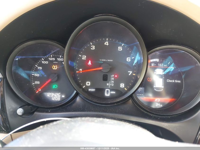 2017 Porsche Macan VIN: WP1AA2A57HLB01794 Lot: 43830657