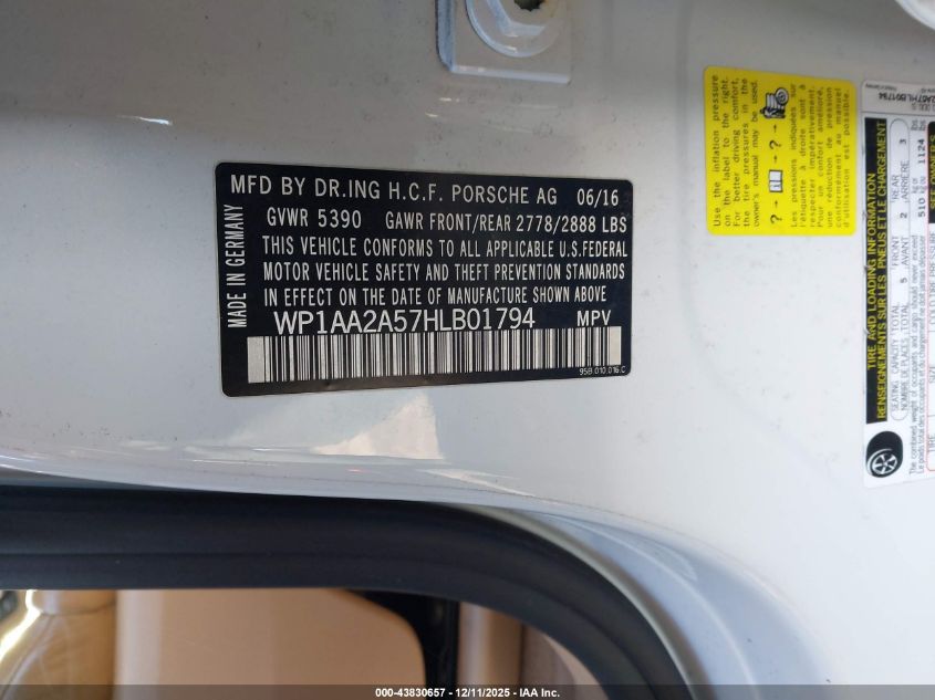 2017 Porsche Macan VIN: WP1AA2A57HLB01794 Lot: 43830657