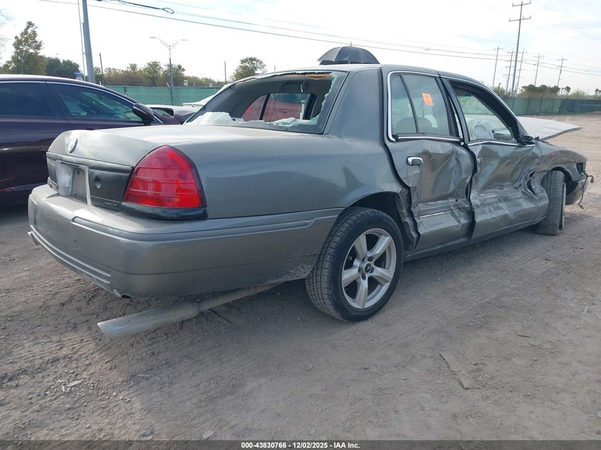 2MEFM74W52X620352 2002 MERCURY GRAND MARQUIS photo no. 4