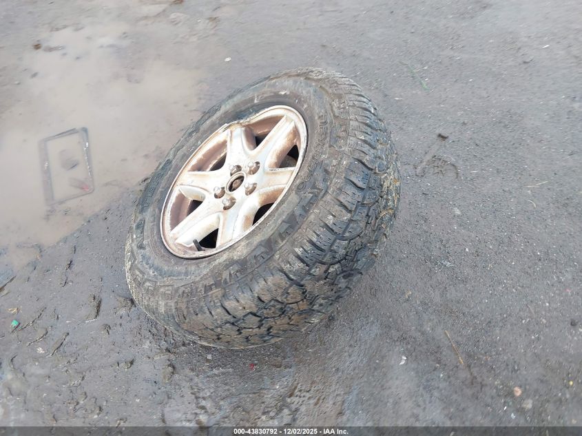 2002 Jeep Liberty Sport VIN: 1J4GL48K42W226250 Lot: 43830792