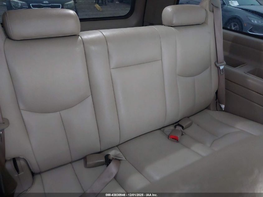 2004 Chevrolet Suburban 1500 Lt VIN: 1GNEC16Z24J237105 Lot: 43830946