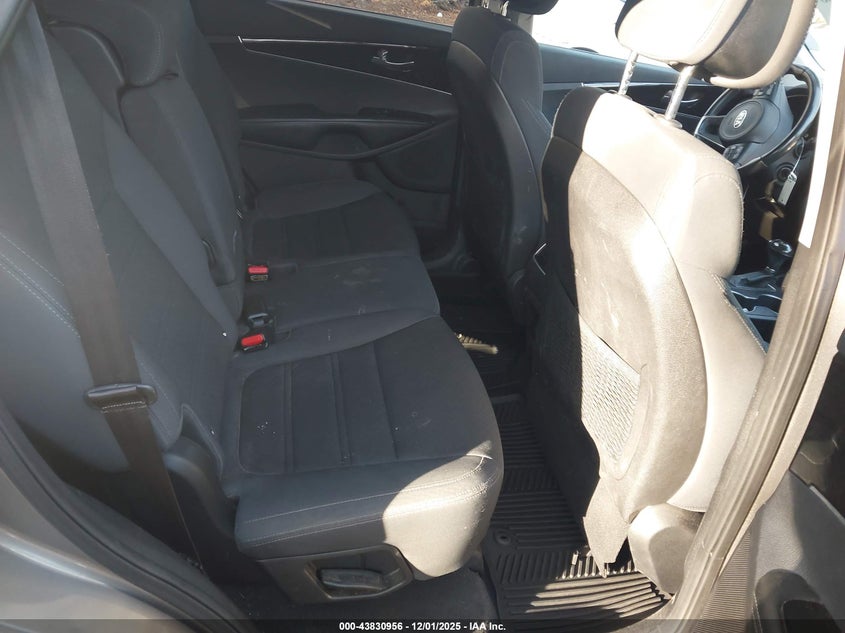 5XYPGDA34GG050334 2016 KIA SORENTO photo no. 8