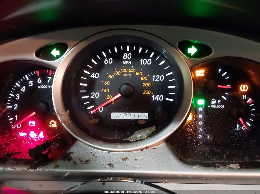 2005 Toyota Highlander Limited V6 VIN: JTEDP21AX50087621 Lot: 43830990