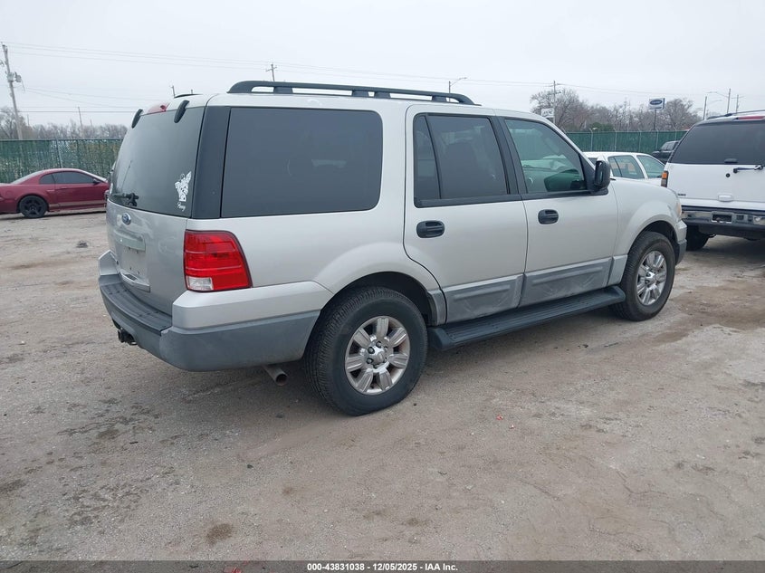 1FMPU13575LA61363 2005 FORD EXPEDITION photo no. 4