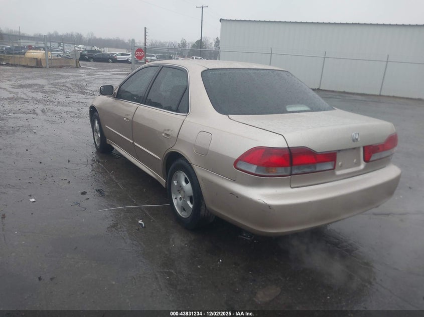 1HGCG16521A052471 2001 HONDA ACCORD photo no. 3