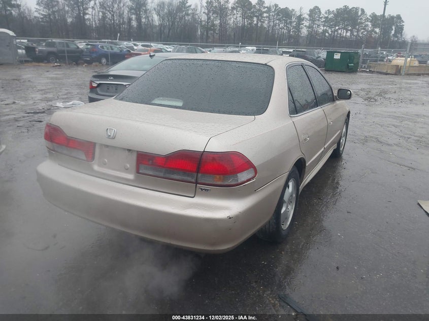 1HGCG16521A052471 2001 HONDA ACCORD photo no. 4