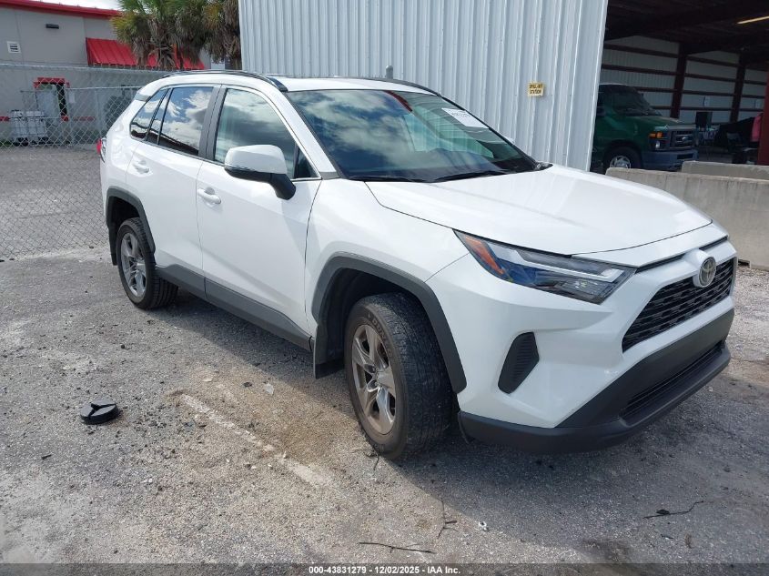 TOYOTA RAV4 XLE