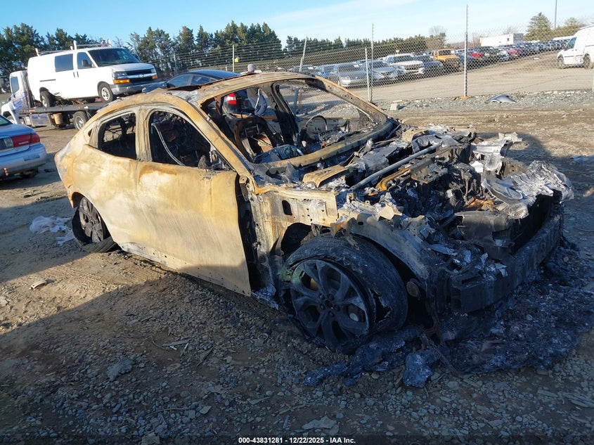 2022 Ford Mustang Mach-E Premium