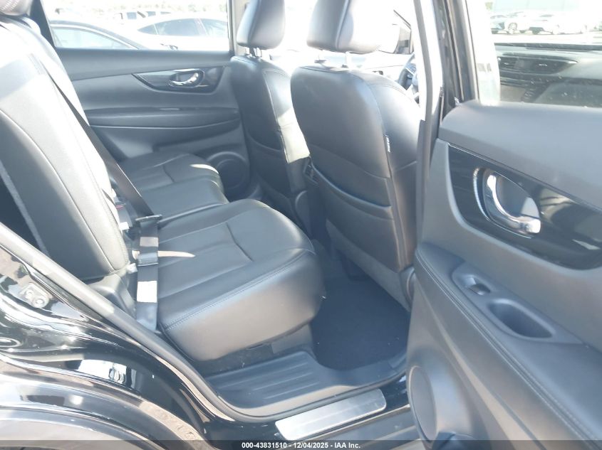 2017 Nissan Rogue Sl VIN: 5N1AT2MV0HC751568 Lot: 43831510