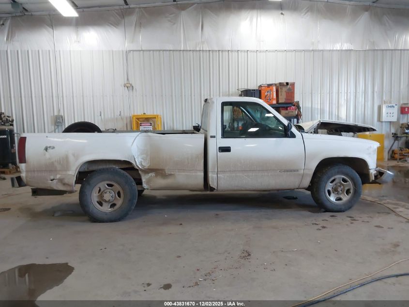 1994 Chevrolet Gmt-400 C2500 VIN: 1GCFC24HXRZ207811 Lot: 43831670