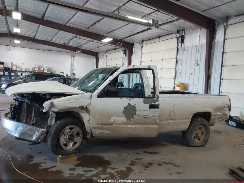 1994 Chevrolet Gmt-400 C2500 VIN: 1GCFC24HXRZ207811 Lot: 43831670