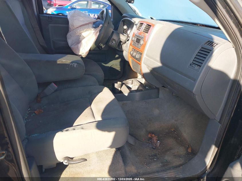 2005 Dodge Dakota St