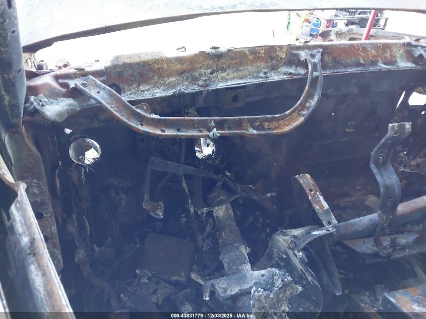 2000 Chevrolet Silverado 2500 Ls VIN: 1GCGK29U2YZ157563 Lot: 43831779