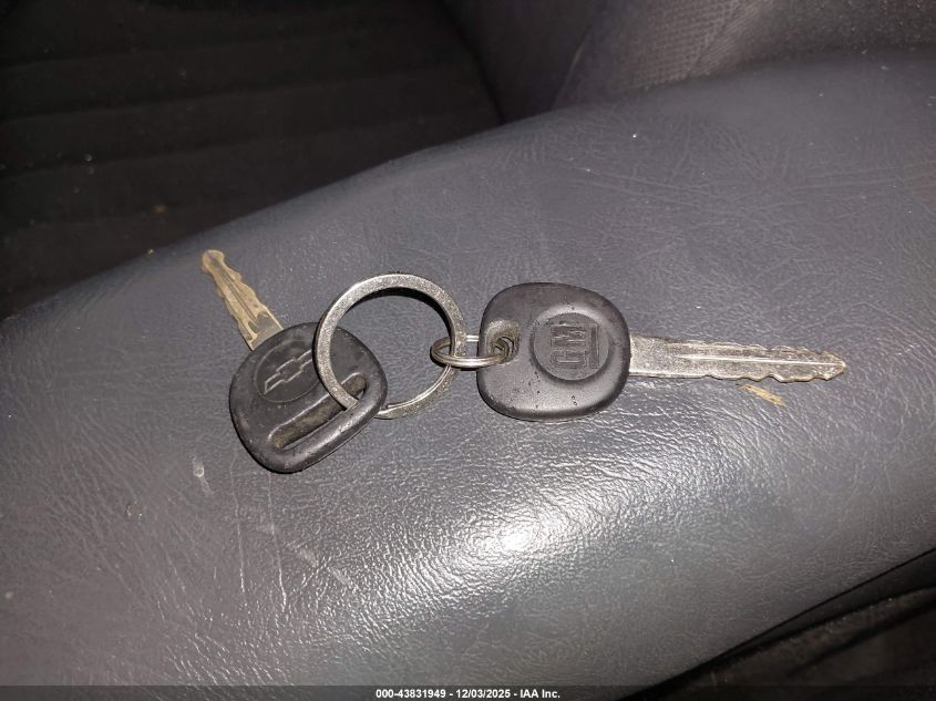 2003 Chevrolet Blazer Ls VIN: 1GNDT13X83K137176 Lot: 43831949