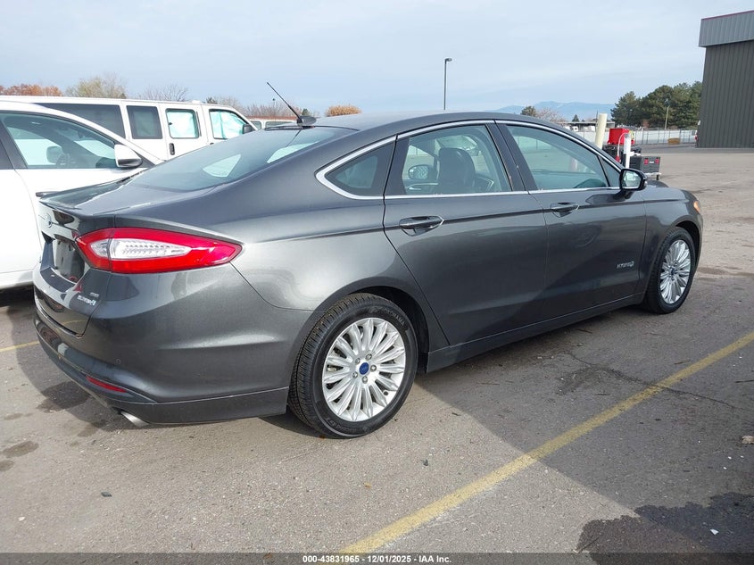 3FA6P0LUXGR145910 2016 FORD FUSION photo no. 4