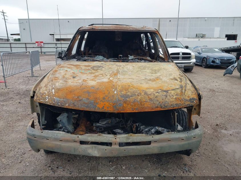 2004 Chevrolet Suburban 1500 Lt VIN: 1GNEC16Z04R227206 Lot: 43831967